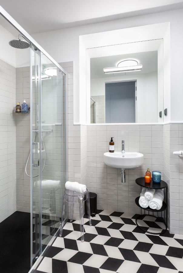 Aparthotel H11 5*