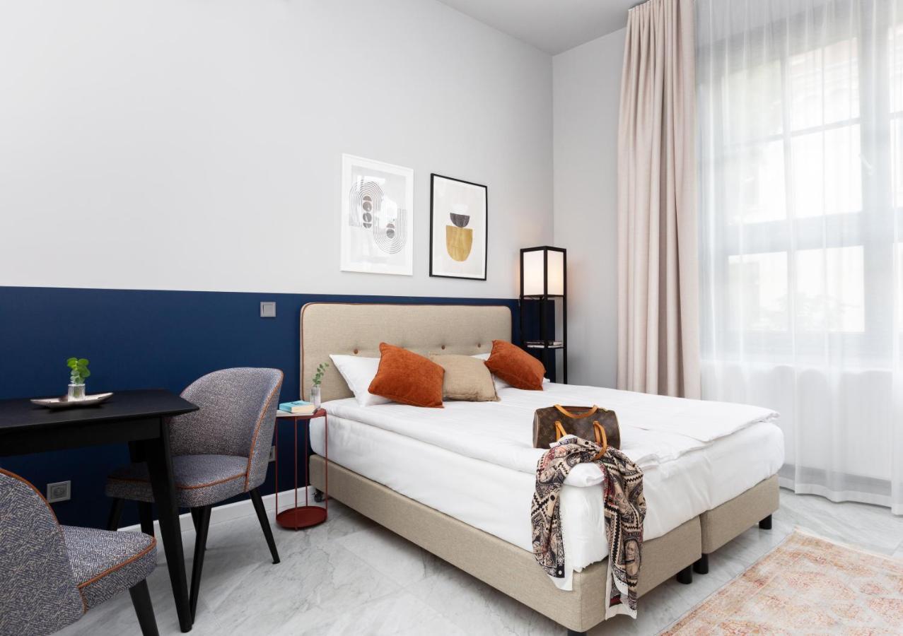 H11 Aparthotel