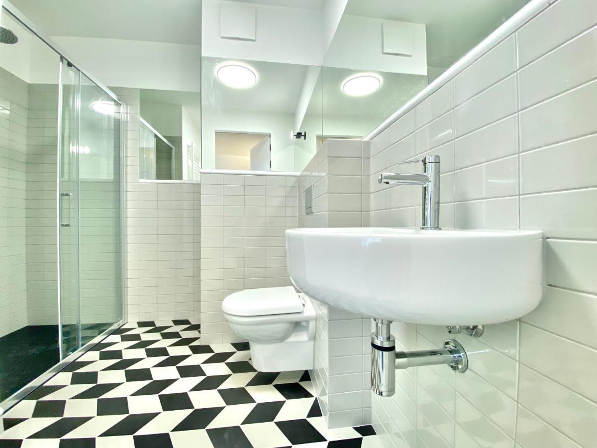 Aparthotel H11 5*