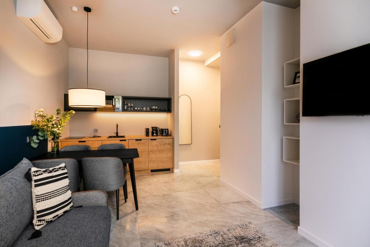 H11 Aparthotel 5*