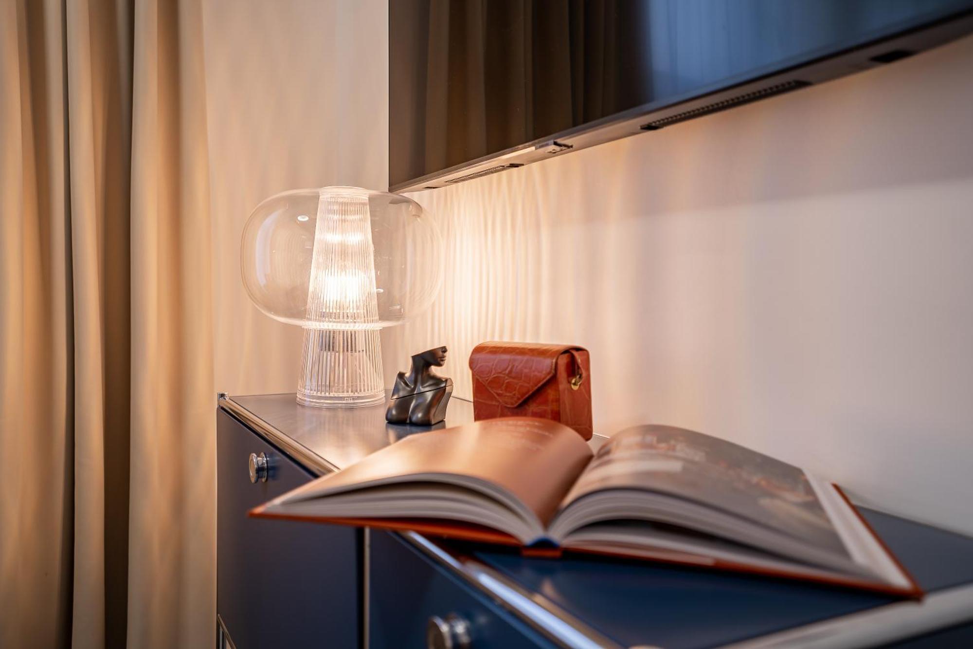 H11 Aparthotel 5*
