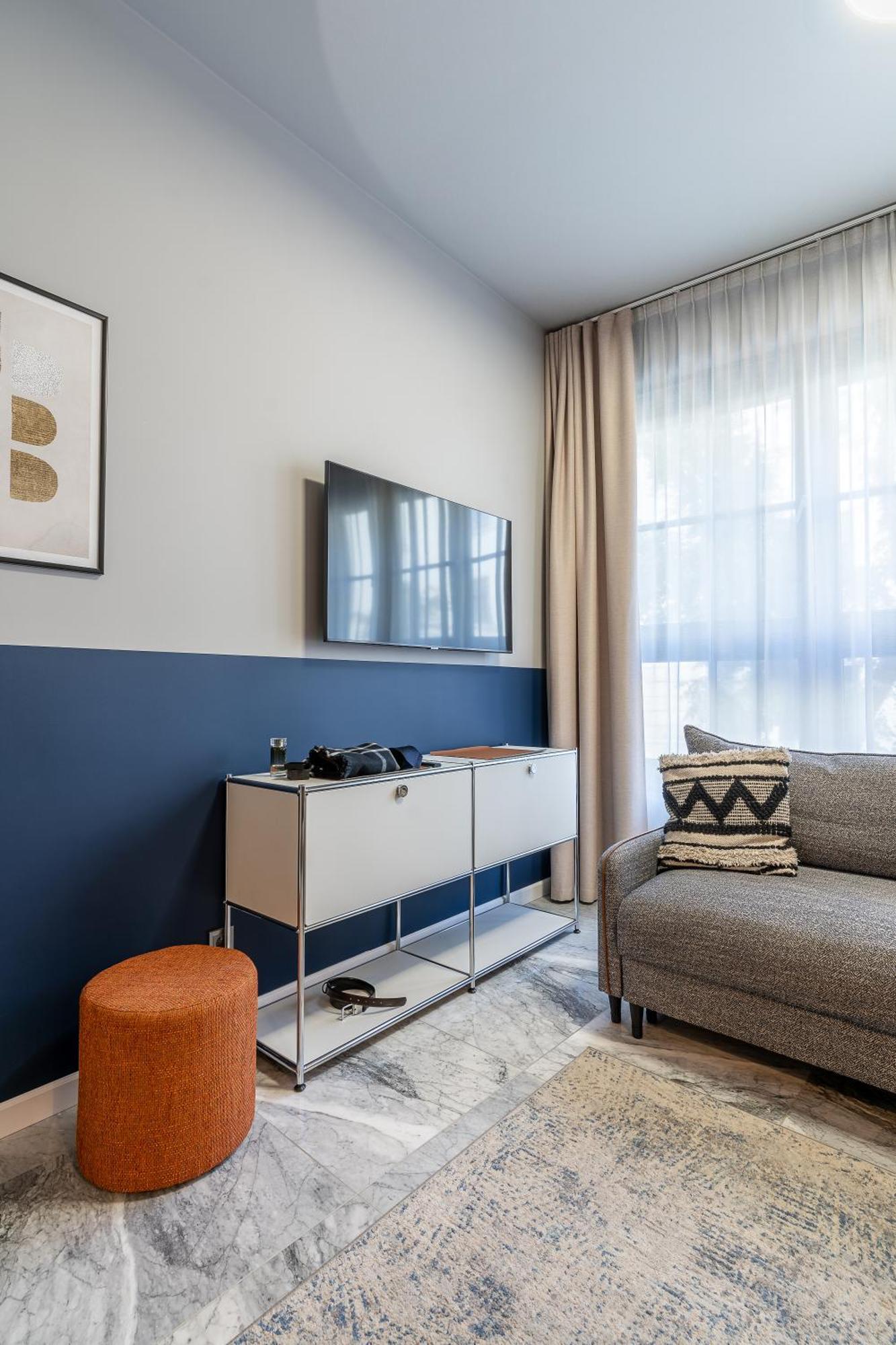 Aparthotel H11 5*