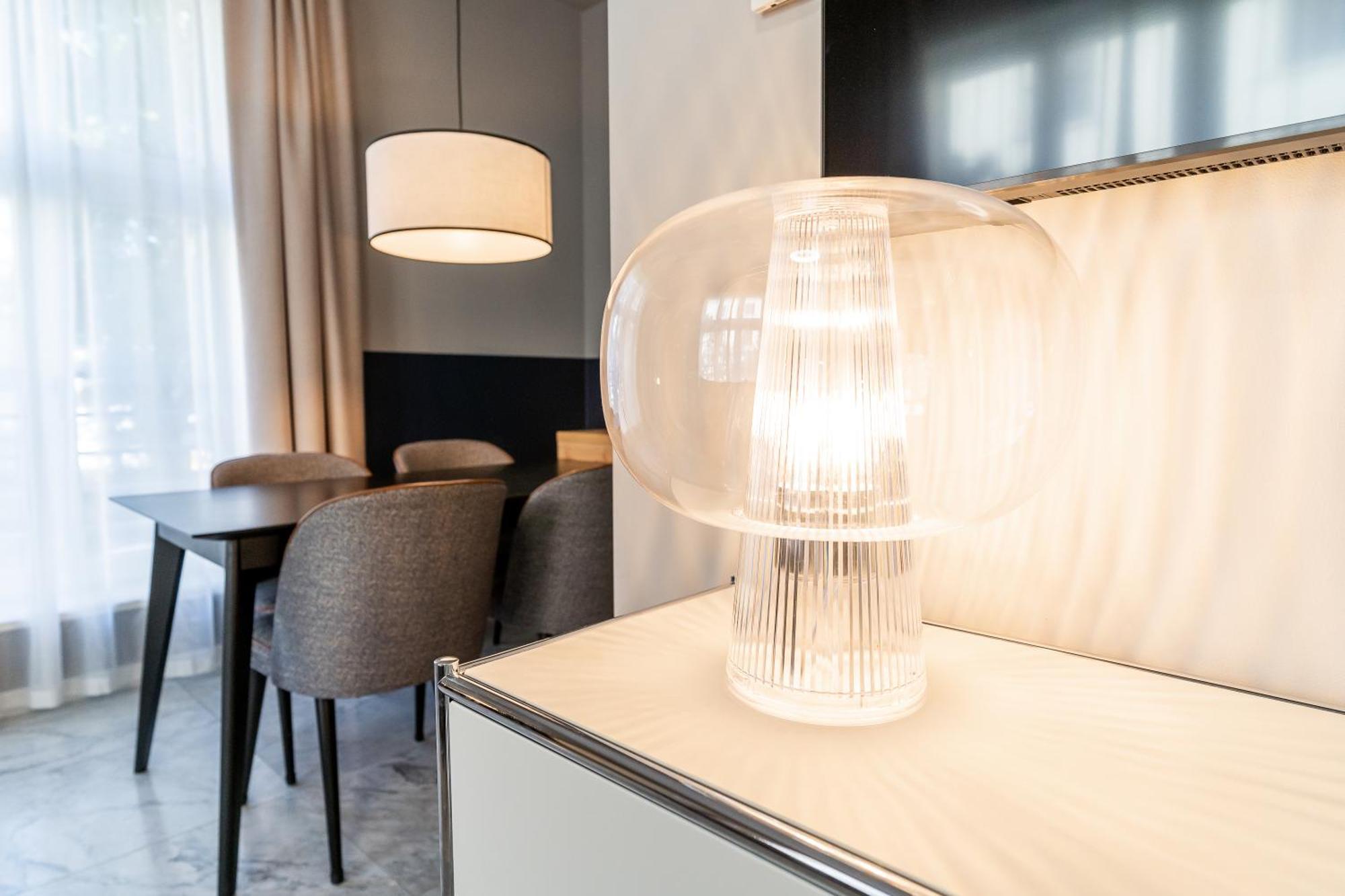 H11 Aparthotel 5*